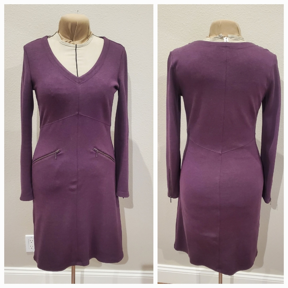 Athleta V neck Ponte dress with zipper accents